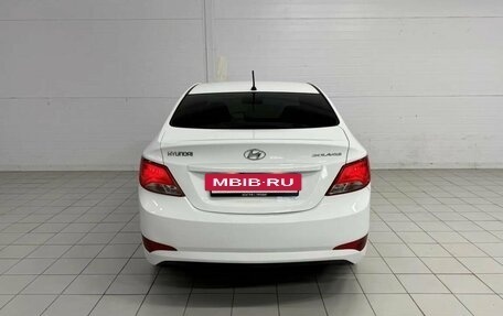 Hyundai Solaris II рестайлинг, 2015 год, 1 050 000 рублей, 7 фотография