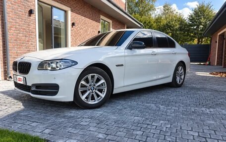 BMW 5 серия, 2015 год, 1 530 000 рублей, 4 фотография