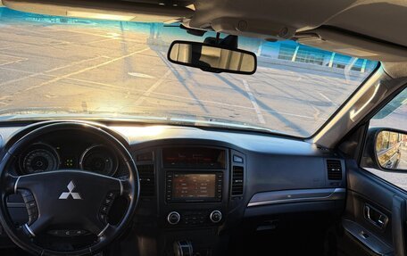 Mitsubishi Pajero IV рестайлинг 2, 2011 год, 2 000 000 рублей, 14 фотография