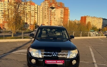 Mitsubishi Pajero IV рестайлинг 2, 2011 год, 2 000 000 рублей, 2 фотография