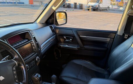 Mitsubishi Pajero IV рестайлинг 2, 2011 год, 2 000 000 рублей, 11 фотография
