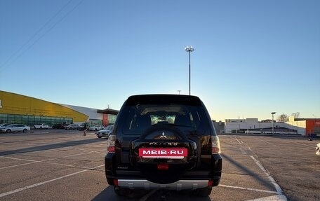 Mitsubishi Pajero IV рестайлинг 2, 2011 год, 2 000 000 рублей, 6 фотография