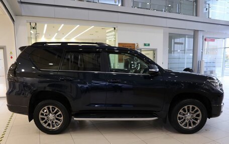 Toyota Land Cruiser Prado 150 рестайлинг, 2019 год, 5 200 000 рублей, 4 фотография