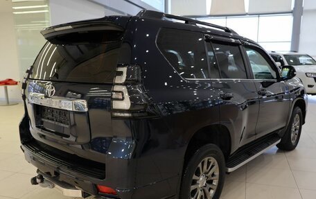 Toyota Land Cruiser Prado 150 рестайлинг, 2019 год, 5 200 000 рублей, 5 фотография