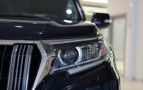 Toyota Land Cruiser Prado 150 рестайлинг, 2019 год, 5 200 000 рублей, 9 фотография