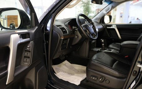 Toyota Land Cruiser Prado 150 рестайлинг, 2019 год, 5 200 000 рублей, 14 фотография