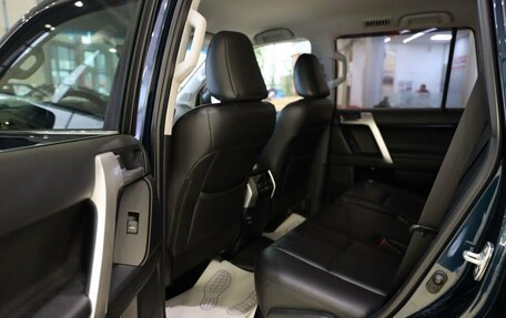 Toyota Land Cruiser Prado 150 рестайлинг, 2019 год, 5 200 000 рублей, 15 фотография