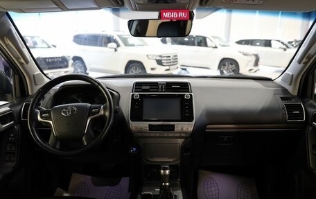 Toyota Land Cruiser Prado 150 рестайлинг, 2019 год, 5 200 000 рублей, 17 фотография