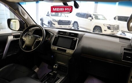 Toyota Land Cruiser Prado 150 рестайлинг, 2019 год, 5 200 000 рублей, 16 фотография