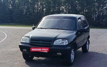 Chevrolet Niva I рестайлинг, 2004 год, 240 000 рублей, 3 фотография
