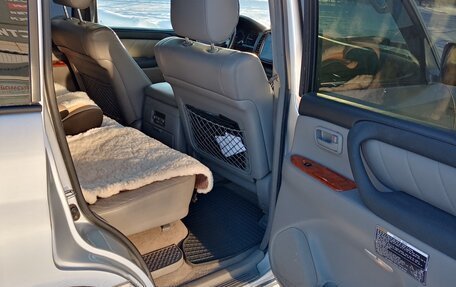 Toyota Land Cruiser 100 рестайлинг 2, 2006 год, 2 850 000 рублей, 10 фотография