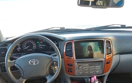 Toyota Land Cruiser 100 рестайлинг 2, 2006 год, 2 850 000 рублей, 6 фотография