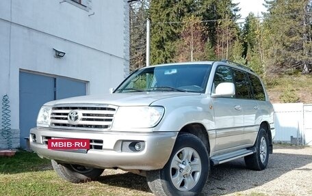 Toyota Land Cruiser 100 рестайлинг 2, 2006 год, 2 850 000 рублей, 2 фотография
