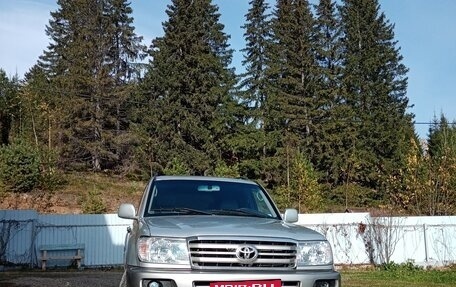 Toyota Land Cruiser 100 рестайлинг 2, 2006 год, 2 850 000 рублей, 3 фотография