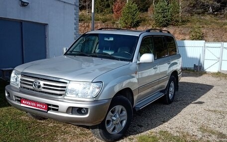Toyota Land Cruiser 100 рестайлинг 2, 2006 год, 2 850 000 рублей, 1 фотография
