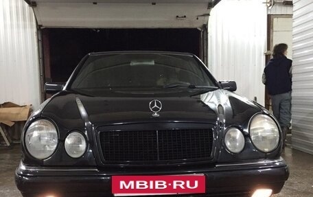 Mercedes-Benz E-Класс, 1997 год, 245 000 рублей, 1 фотография