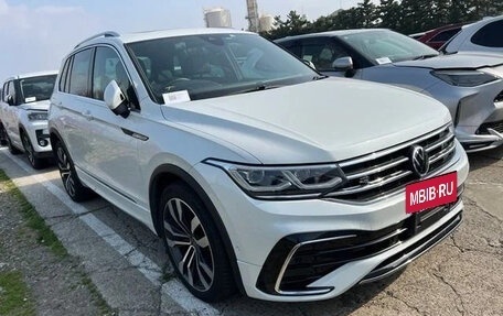 Volkswagen Tiguan II, 2022 год, 2 312 008 рублей, 2 фотография