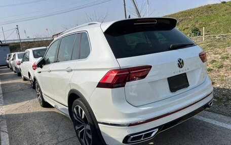 Volkswagen Tiguan II, 2022 год, 2 312 008 рублей, 5 фотография