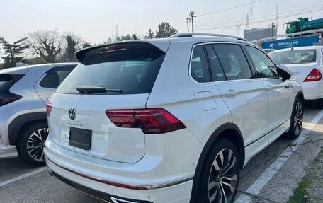 Volkswagen Tiguan II, 2022 год, 2 312 008 рублей, 3 фотография