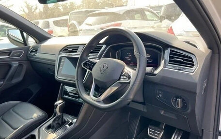 Volkswagen Tiguan II, 2022 год, 2 312 008 рублей, 8 фотография