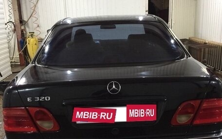 Mercedes-Benz E-Класс, 1997 год, 245 000 рублей, 2 фотография