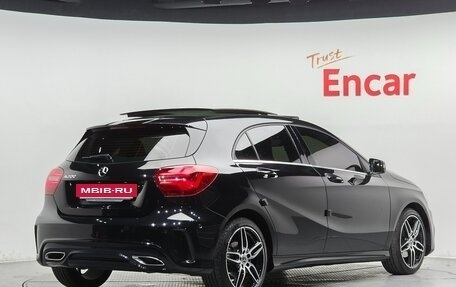 Mercedes-Benz A-Класс, 2018 год, 1 590 002 рублей, 2 фотография