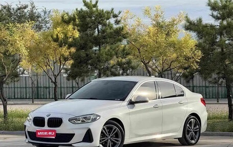 BMW 1 серия, 2022 год, 1 390 000 рублей, 1 фотография