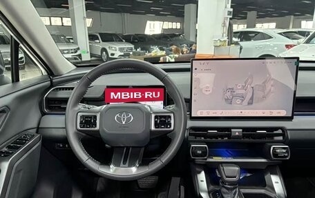 Toyota RAV4, 2026 год, 4 600 000 рублей, 10 фотография