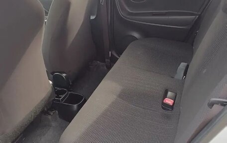 Toyota Vitz, 2016 год, 1 097 000 рублей, 4 фотография