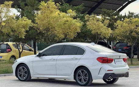 BMW 1 серия, 2022 год, 1 390 000 рублей, 4 фотография