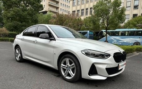 BMW 1 серия, 2023 год, 1 800 000 рублей, 3 фотография