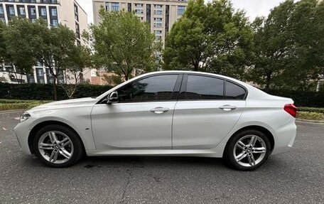 BMW 1 серия, 2023 год, 1 800 000 рублей, 7 фотография