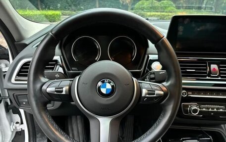 BMW 1 серия, 2023 год, 1 800 000 рублей, 12 фотография