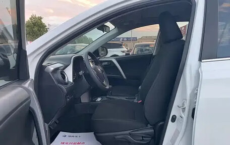 Toyota RAV4, 2018 год, 1 703 000 рублей, 9 фотография