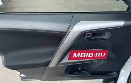 Toyota RAV4, 2018 год, 1 703 000 рублей, 15 фотография