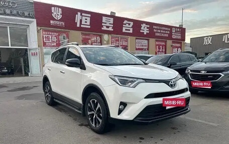 Toyota RAV4, 2018 год, 1 703 000 рублей, 3 фотография
