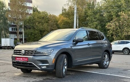 Volkswagen Tiguan II, 2018 год, 2 750 000 рублей, 1 фотография
