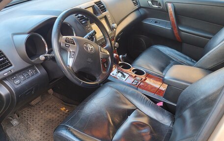 Toyota Highlander III, 2010 год, 1 750 000 рублей, 6 фотография