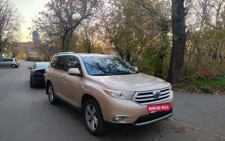 Toyota Highlander III, 2010 год, 1 750 000 рублей, 3 фотография
