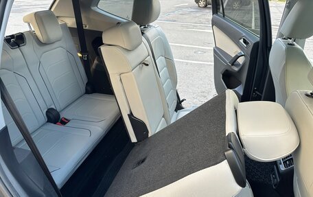 Volkswagen Tiguan II, 2018 год, 2 750 000 рублей, 19 фотография