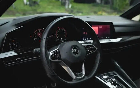 Volkswagen Golf VIII, 2022 год, 2 160 000 рублей, 11 фотография