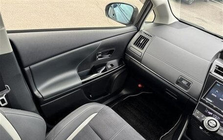 Toyota Prius Alpha I (ZVW40/41), 2021 год, 1 595 000 рублей, 14 фотография