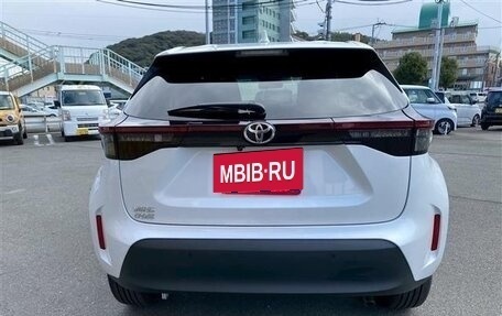 Toyota Yaris Cross, 2023 год, 1 250 001 рублей, 4 фотография