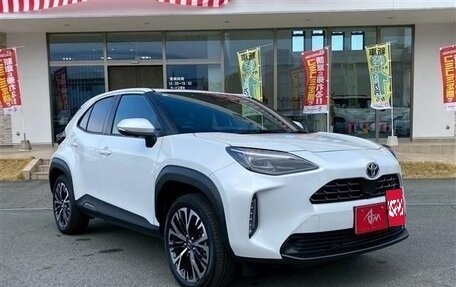 Toyota Yaris Cross, 2023 год, 1 250 001 рублей, 7 фотография