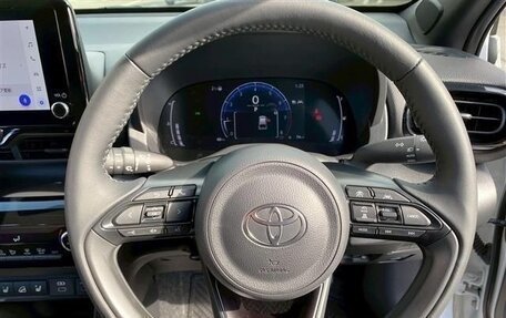 Toyota Yaris Cross, 2023 год, 1 250 001 рублей, 12 фотография