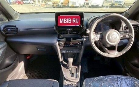 Toyota Yaris Cross, 2023 год, 1 250 001 рублей, 11 фотография