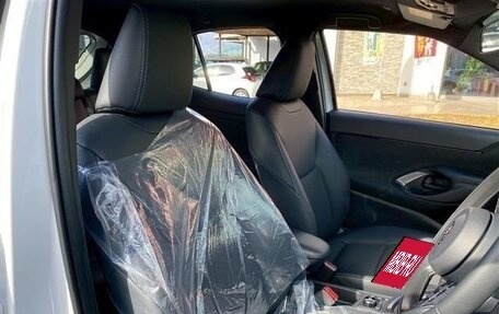 Toyota Yaris Cross, 2023 год, 1 250 001 рублей, 10 фотография
