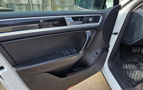 Volkswagen Touareg III, 2016 год, 2 350 000 рублей, 13 фотография