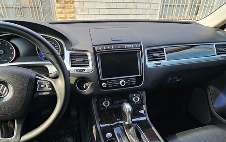 Volkswagen Touareg III, 2016 год, 2 350 000 рублей, 10 фотография