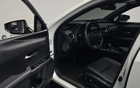 Lexus UX I, 2022 год, 3 550 000 рублей, 10 фотография